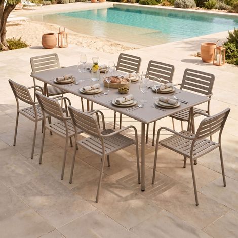 Table de jardin 180 cm + 8 fauteuils empilables en métal taupe - BACA (1/5)