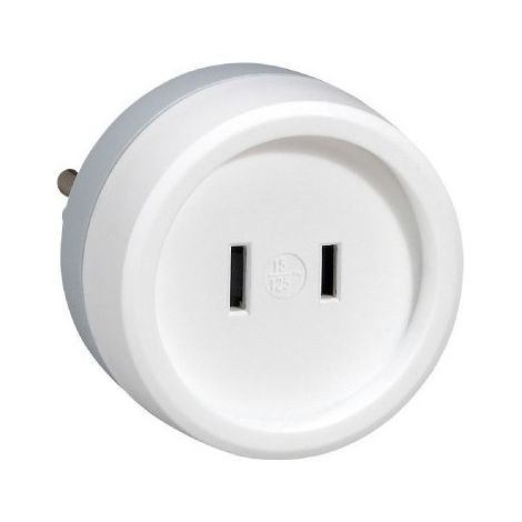 Legrand 050385 Adattatore 2P 6A 230V da spina standard americana a presa standard francese