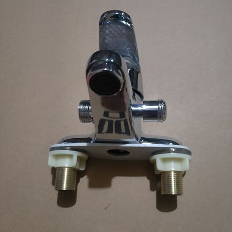 Copper-edged double-sided washbasin faucet, multi-functional faucet for shower heads and basins, wholesale from manufacturers -- Alloy-edged double-sided faucet.