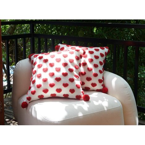 Coussin blanc à coeur rouge 45x45 cm SADEN (1/3)