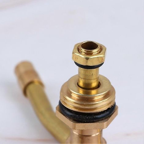 Un arroseur automatique rotatif à trois bras à 360° pour l'irrigation des pelouses de jardin, avec des buses rotatives en laiton. (1/5)