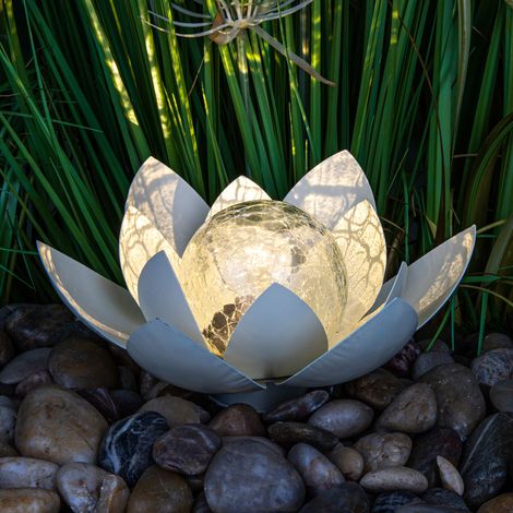 LED Solar Lotusblüte mit Crackleglas Kugel - 25 x 11 cm - Deko Kugelleuchte für den Garten - Outdoor Gartenkugel Dekoleuchte Lotus Solarlampe Gartendeko Bruchglas Design