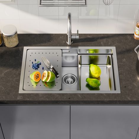 CECIPA MAX Fregadero de cocina de acero inoxidable de 70 x 44 cm, fregadero empotrado artesanal – diseño escalonado con escurridor y cubeta adicional, incluye desagüe, acabado cepillado (1/5)
