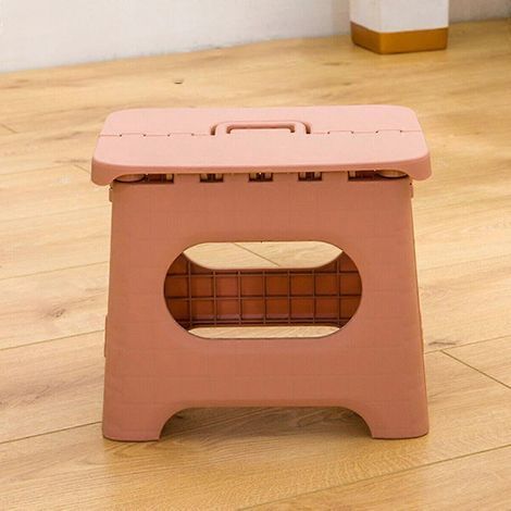 Großer, stabiler, faltbarer und multifunktionaler Küchenhocker in Rosa. (1/5)