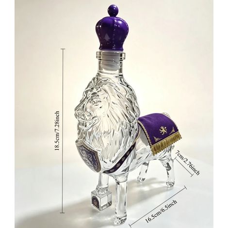 Carafe en verre unique ornée d'une figurine de lion et d'un bouchon couronne, idéale pour le whisky et le bourbon. Décoration et cadeau parfaits pour votre bar. (1/5)