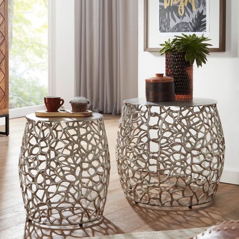 Lot de 2 tables basses rondes 46 et 36 cm en aluminium argenté (1/4)