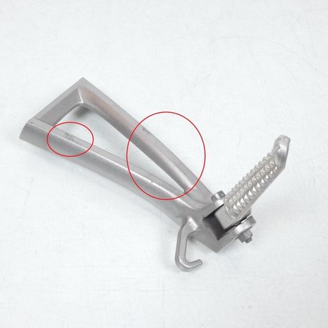 [PRODUIT D'OCCASION] Platine repose pied passager droit pour moto Yamaha 600 R6 2006 à (1/5)