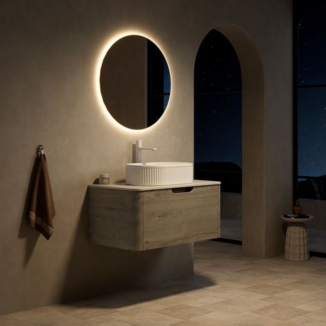 Lavabo salle de bain suspendu 80cm, vasque ovale blanche, plan en pierre frittée travertin, meuble contreplaqué à bords courbés avec tiroir, pré-assemblé, placage chêne crème veiné, design moderne. (1/5)