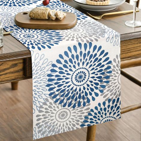 Chemin de Table Bleu Ciel Gris Dahlia Printemps Été Cuisine Deco de Table Fleuri Ferme Rurale Chemin de Table Tissu Plage pour Vacances Salle Manger Mariage Anniversaire Valentin 33x183 cm (1/5)