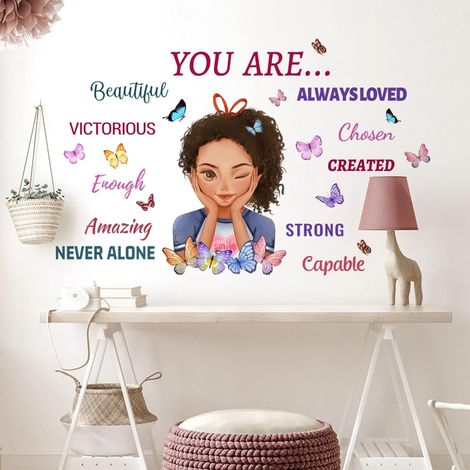 Stickers Noire Fille Muraux Inspirants pour Décor, Décoration Positive Femme Chambre Art, Autocollants Papillon Inspirants pour Décor de Salon de Filles (1/5)