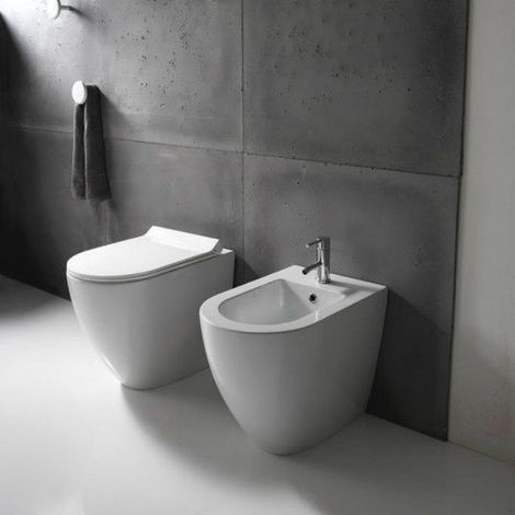 Sanitari Dream filomuro scarico traslato cm. 56x36 con sedile (1/3)