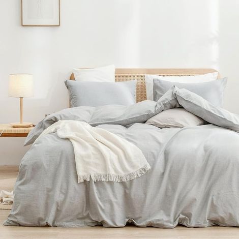 Parure de lit 135x200 cm Coton Gris Clair 2 Pièces pour Lit Simple Ensemble de Literie Housse de Couette Réversible 135x200 et Taies d'Oreiller 80x80 avec Fermeture (1/5)