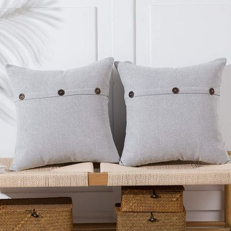 Housse de coussin gris clair 45x45 cm avec trois boutons, lot de 2, en chenille, style rustique ferme, taie décorative carrée pour canapé canapé-sofa maison (1/5)