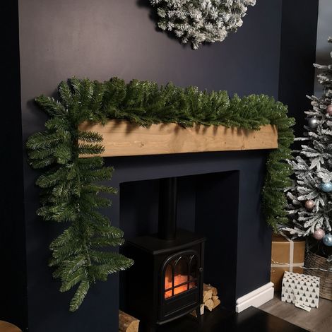 2.7m x 30cm Plain Green Christmas Garland with 260 Bullet Tips (1/5)