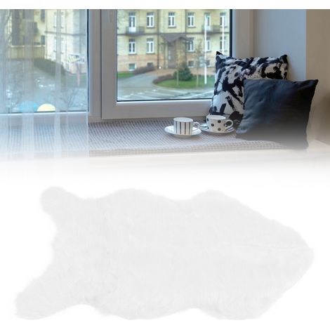 Tapis en fausse fourrure de mouton, doux et moelleux, idéal pour la chambre, le canapé, le sol ou le salon (blanc). (1/5)