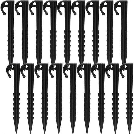 Lot de 50 piquets coupe-vent pour le maintien des tentes en camping et autres activités de plein air. Dimensions : 14,50 x 3,00 x 1,20 cm. Plastique noir, facile à enfoncer dans le sol. (1/5)