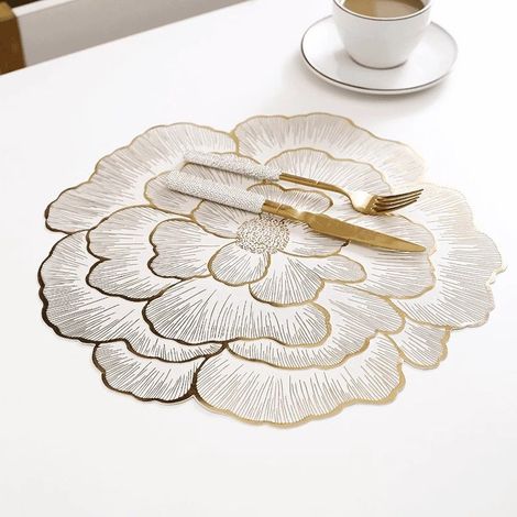 Lot de 6 sets de table ronds 38 cm motif pivoine dorée en PVC ajouré imperméables résistants aux taches d’huile et faciles à nettoyer (1/5)