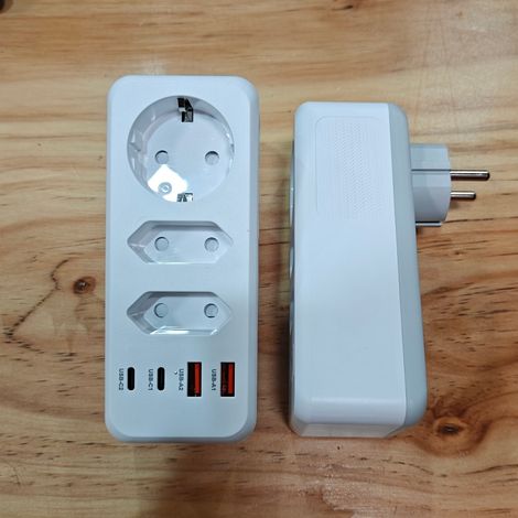 Multiprise 7 en 1 Prise EU Anti-surtension - 3 Prises Électriques + 2 USB-A + 2 USB-C (1/5)