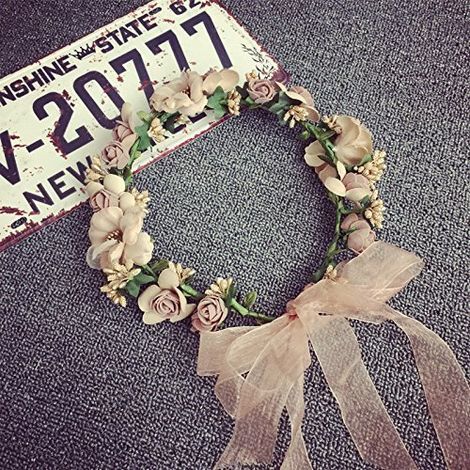 Guirnalda de flores nupcial Diadema Corona de flores Corona para el cabello Halo Cinta ajustable Boda Festivales Pasta de judías rojas (1/5)