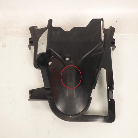 [PRODUIT D'OCCASION] Sabot bas de caisse pour scooter Suzuki 125 UE 2001 à 2003 (1/2)