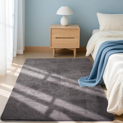 Tapis de Cuisine Uni 80x100cm, Moelleux Poils Courts, Antidérapant et Lavable en Machine, Confort Idéal pour Couloir, Porte, Passage, Cuisine Devant Evier, Chambre, Décoratif, Gris foncé (1/5)