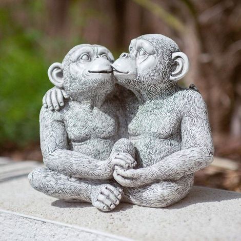 Stone Effect Kissing Monkeys Garden Statue, Smooching Chimp Pond Ornament, Resin Sculptures for the Garden (1/5)