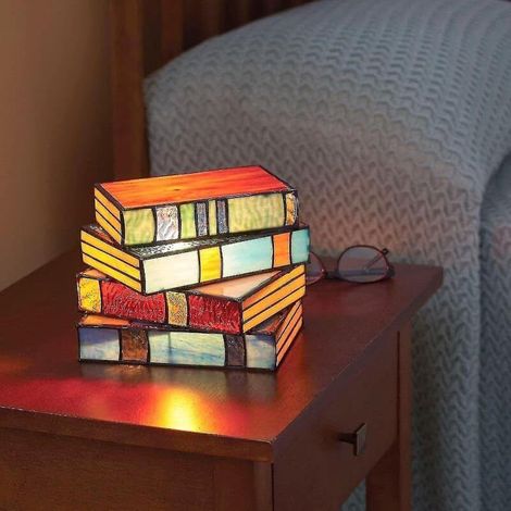 HOXILEELEO - Lampada vetrata in forma di libri impilati lampada, lampada da tavolo in vetro colorato lampada da lettura Vergissim (1/5)