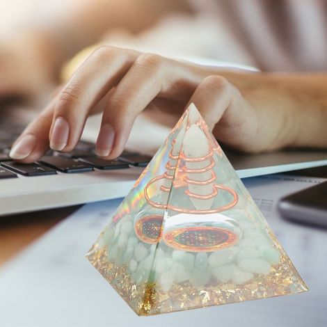 Pyramide en cristal de 6 cm, pilier énergétique, pyramide d'énergie positive, décoration de bureau, générateur d'énergie pour la méditation et la guérison (1/5)