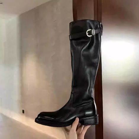 Bottes cavalières Sunset Wilton  Cuir de cheval lavé, bout rond, talon épais fin, boucle de ceinture, tige montante, style médiéval, pointure standard, paire unique.