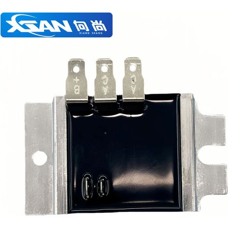 Les régulateurs de tension XSAN sont compatibles avec Kawasaki 21066-7012 et John Deere M149302. (1/2)