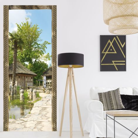 Sticker mural décoratif Maison entourée de nature verdoyante, 83 cm X 204 cm pour porte - Décoration intérieure (1/5)