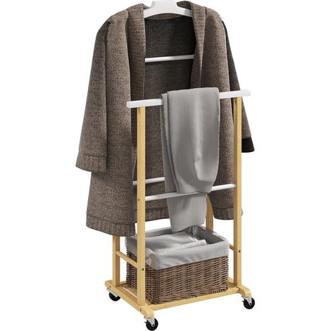 Valet de chambre à roulettes, portant à vêtements en bambou avec cintre intégré, tiges à pantalons et étagère, naturel (1/5)