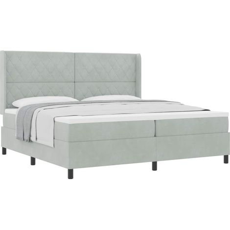 Boxspringbett mit Matratze Hellgrau 200 x 200 cm Samt