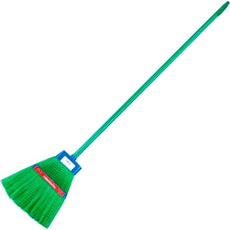Escoba Verdemec de fibras sintéticas verdes con mango