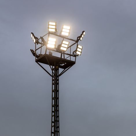 Foco Proyector LED 900W Stadium Profesional 170lm/W IP66 INVENTRONICS Regulable 1-10 V Blanco Frío 30º 5000K (1/4)