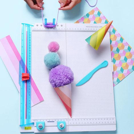 7-in-1 Multifunktions-Schneidemaschine für DIY-Bastelprojekte zu Hause Manuelle Papierschneidemaschine für Scrapbooking (1/5)