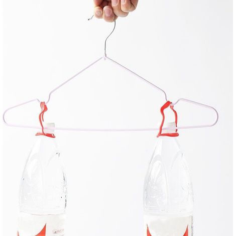 Lot de 10 cintres à bretelles larges, antidérapants et résistants aux nanoparticules, pour adultes. Cintres en plastique épais rainuré, porte-vêtements pour vêtements secs et humides, violet. (1/5)