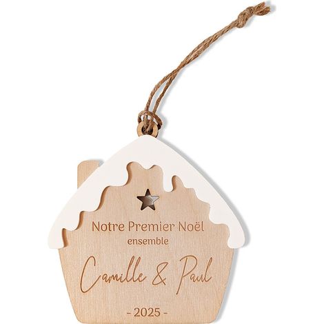 Boule de Noël personnalisée Chalet en bois et acrylique – Décoration Premier Noël couple – Ornement à suspendre – Fabrication artisanale française (1/5)