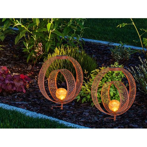 2er Set LED Solarleuchten Dekorstanzungen in Rostoptik & Glaskugel, H 42cm (1/5)