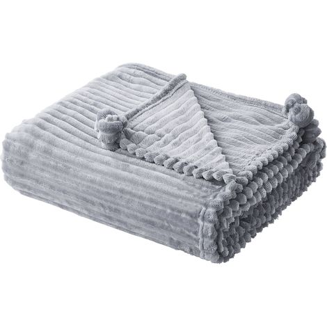 Manta gris poliéster 150 x 200 cm estructura acanalada pompones dormitorio Kaweri