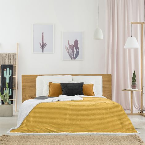 The Home Deco Factory – Plaid en flanelle cotelé 180 x 220 cm – Doublure sherpa – Polyester – Poids 1,83 kg pour confort optimal (1/5)