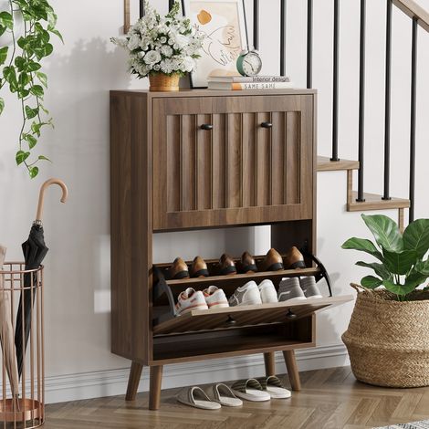 MODFU – Zapatero 60x24x95 cm de MDF con 2 puertas abatibles, compartimento escalonado, frente ranurado y antivuelco para recibidor o pasillo – Nogal (1/5)