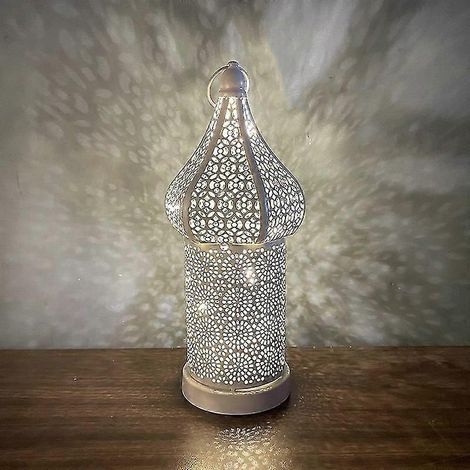Lampe LED en fer blanc ajouré, luminaire décoratif d'intérieur, idéal pour une table de chevet ou une chambre. (1/3)