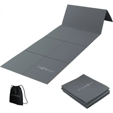 Ce tapis de yoga mesure 183 cm de longueur par 61 cm de largeur et 0.7 cm d’épaisseur. Plié, le tapis mesure 37 x 31 x 7 cm. Il est doté d’une pochette de transport. (1/5)