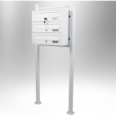Boîtes aux lettres collectives pour 3 sur pieds en blanc