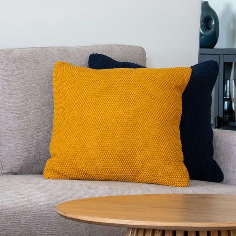 Coussin déco moutarde en coton recyclé BRUGES (1/3)