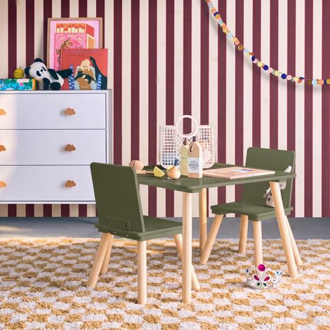 sweeek - Table carrée enfant avec 2 chaises. pieds en pin. vert olive