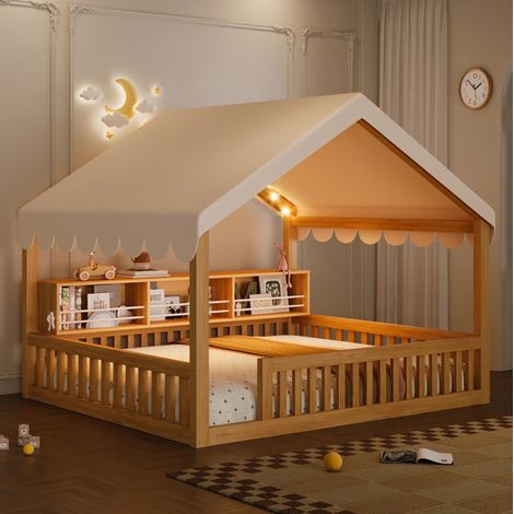 Hausbett 140x200 cm Natur aus Holz mit Dach, LED-Beleuchtung, Bücherregal und Schutzgitter (1/5)