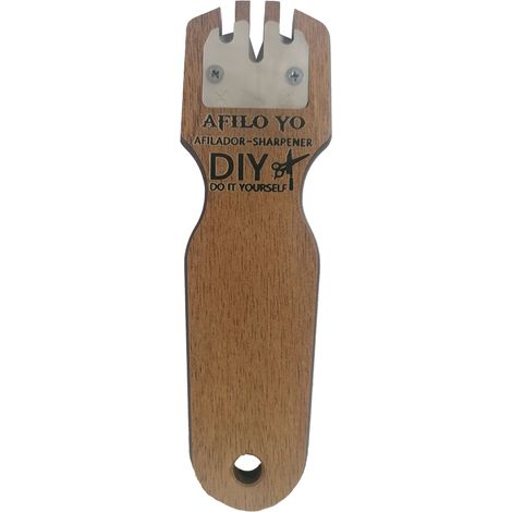 KORMAX multiafilador lucky madera , Afilador Lucky. -Marca: Kormax. -Afilador de mano con mango de madera de la marca Kormax. -Muy práctico, no puede faltar en ningún hogar. -Dimen