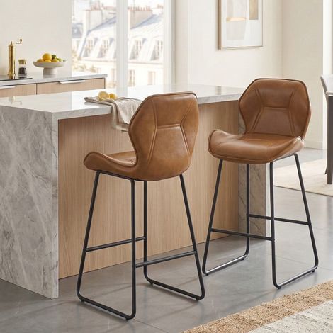 Lot de 2 tabourets de bar avec dossier et structure en métal, en similicuir marron (1/5)